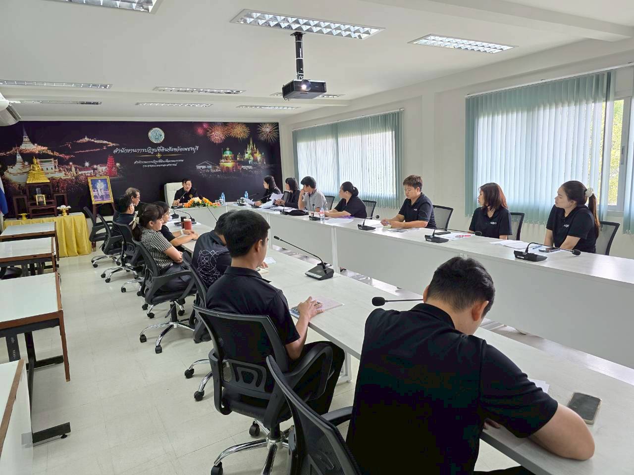 title - ส.ป.ก.เพชรบุรี เข้าร่วมประชุมตรวจติดตามความก้าวหน้าผลการดำเนินงานตามแผนการตรวจราชการของผู้ตรวจราชการสำนักงานการปฏิรูปที่ดินเพื่อเกษตรกรรม